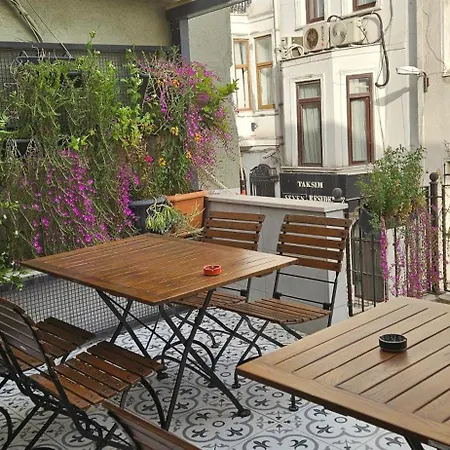 Taksim Hotel Istanboel